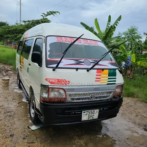 Toyota HiAce 2003 White