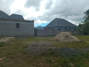 Viwanja Goba Kwa Robert Karibu Na Lami