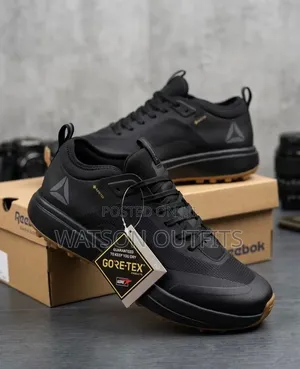 Men's Leather Shoes Reebok Branded Smoothly and Smartly Looking
