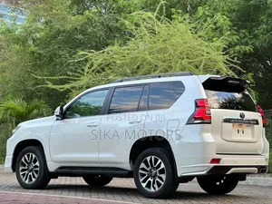 Toyota Land Cruiser Prado 2.7 2023 White
