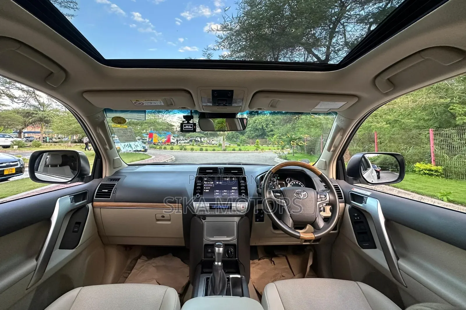 Toyota Land Cruiser Prado 2.7 2023 White