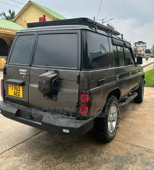 Toyota Land Cruiser 2015 Gray