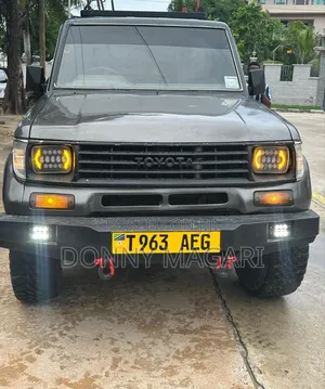 Toyota Land Cruiser 2015 Gray