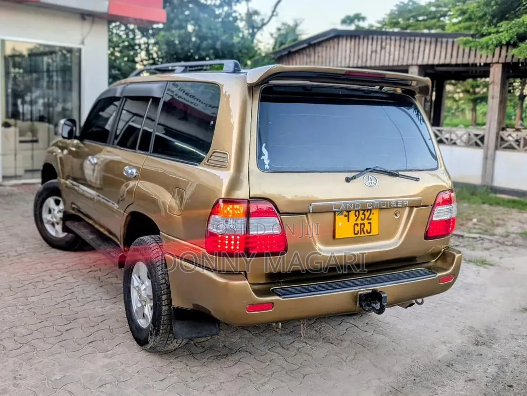 Toyota Land Cruiser 2003 Gold