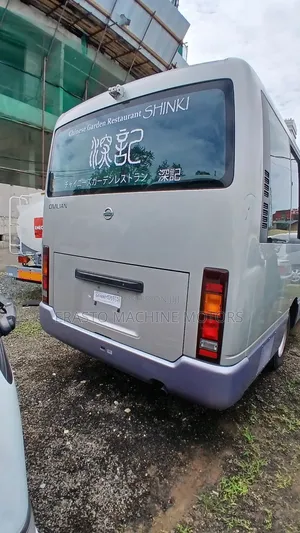 Nissan Civilian 2003