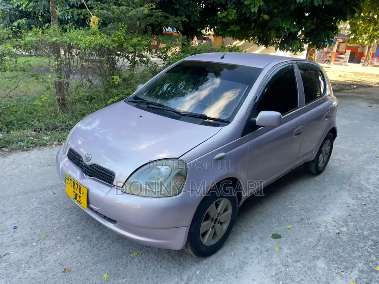 Toyota Vitz 2004 Pink