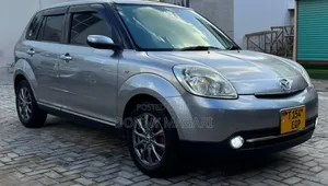 Mazda Verisa 2009 Silver