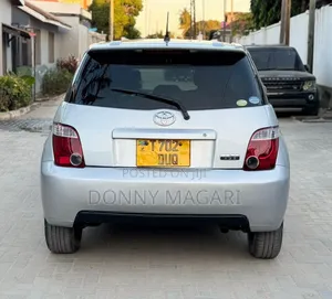 Toyota IST 2005 Silver
