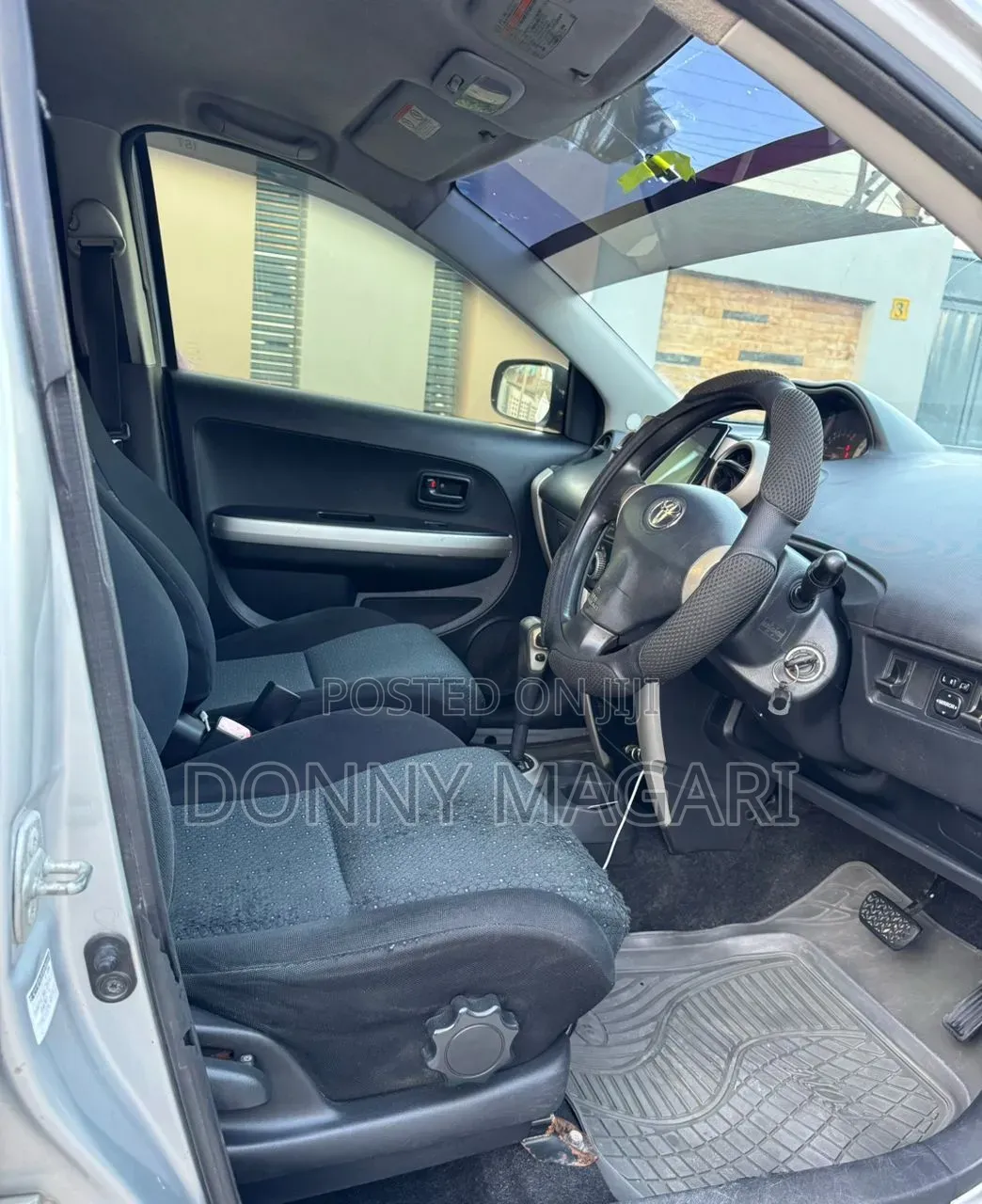 Toyota IST 2005 Silver