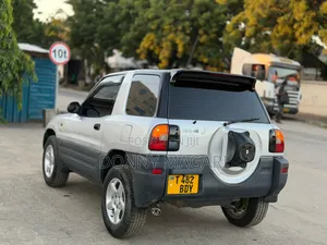 Toyota RAV4 1999 Silver