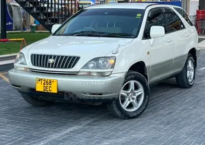 Toyota Harrier 2001 White