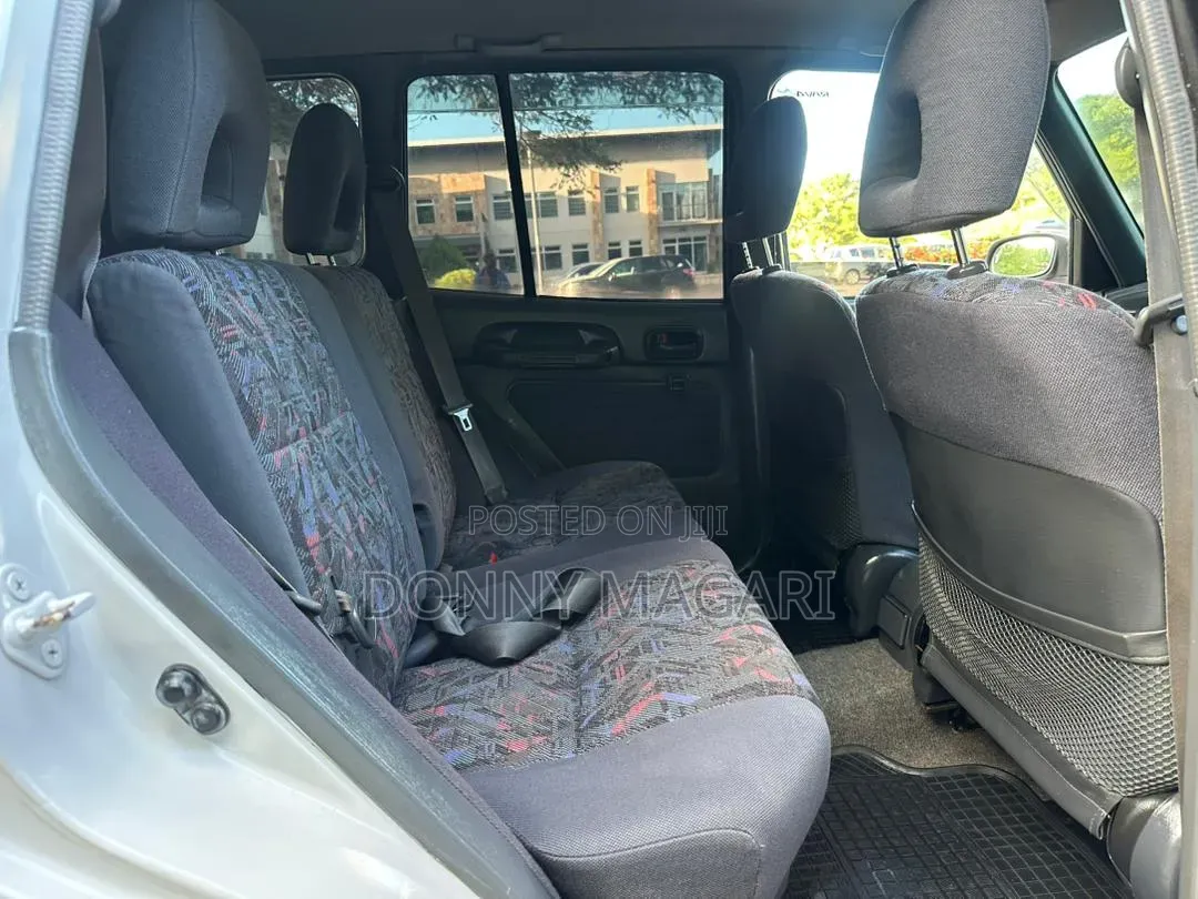 Toyota RAV4 1999 White