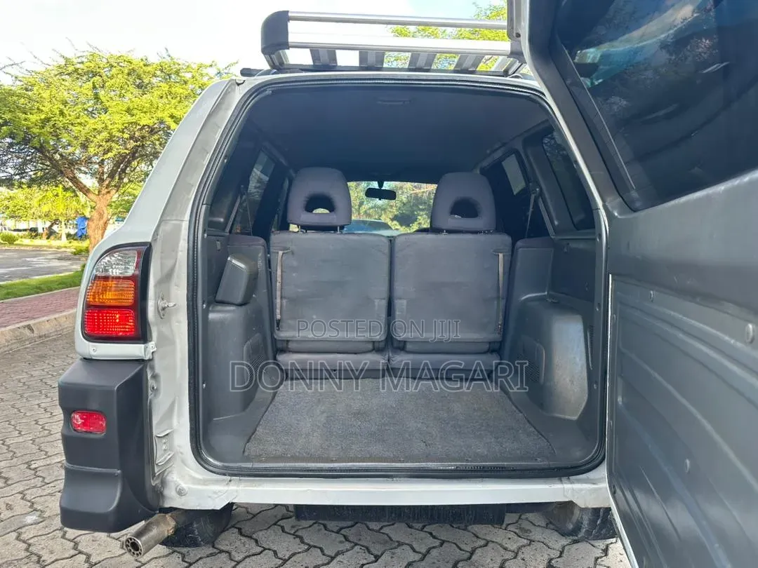 Toyota RAV4 1999 White