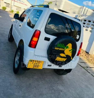 Suzuki Jimny 2000 White