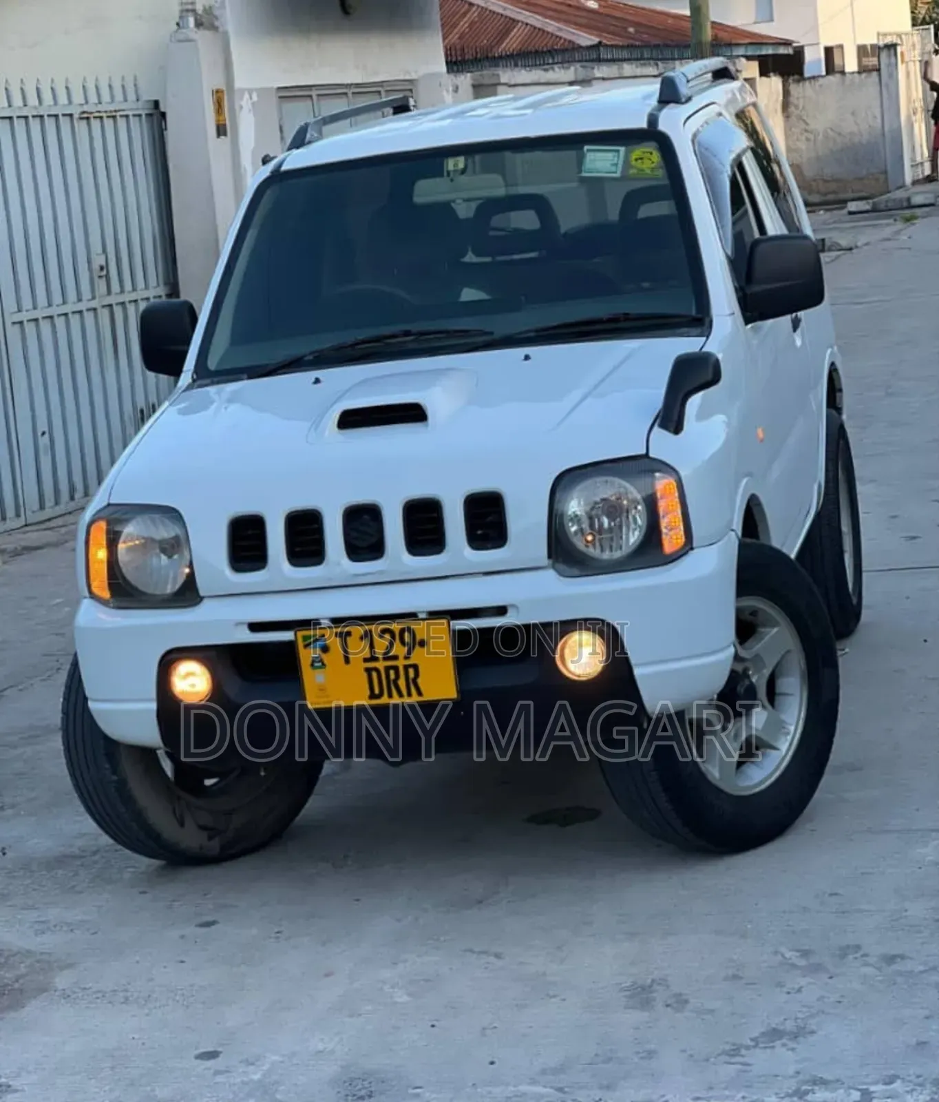Suzuki Jimny 2000 White