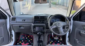 Suzuki Jimny 2000 White