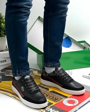 Viatu Brand: LacosteSize: 40–45