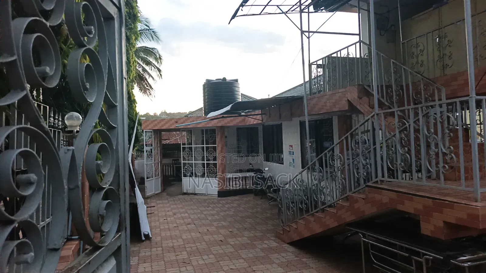 Furnished 12bdrm Townhouse/Terrace in Mecco for sale