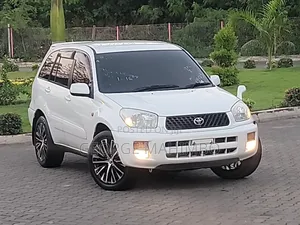Toyota RAV4 Automatic 2000 White