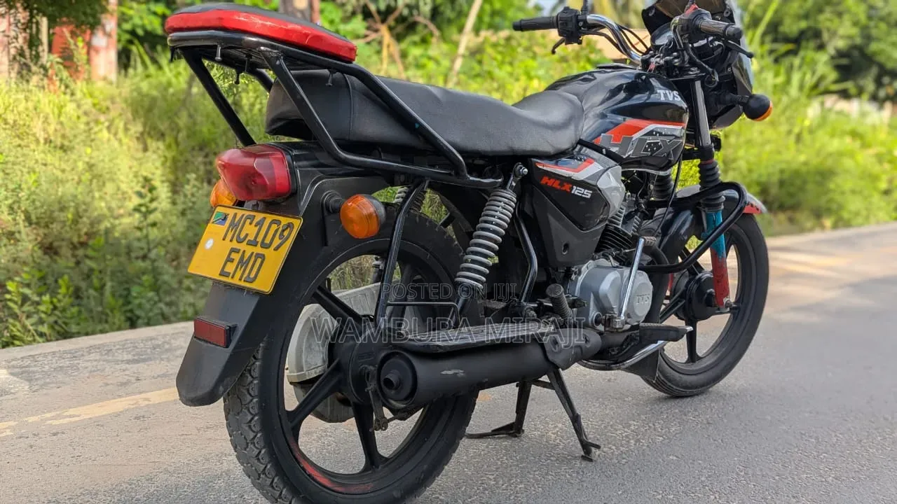 New TVS HLX 125 2025 Black