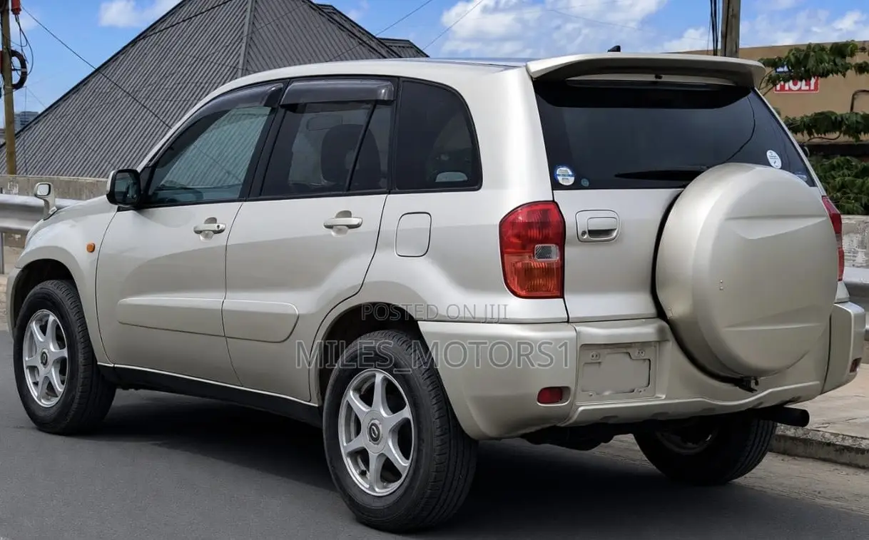 Toyota RAV4 Automatic 2003 Gold