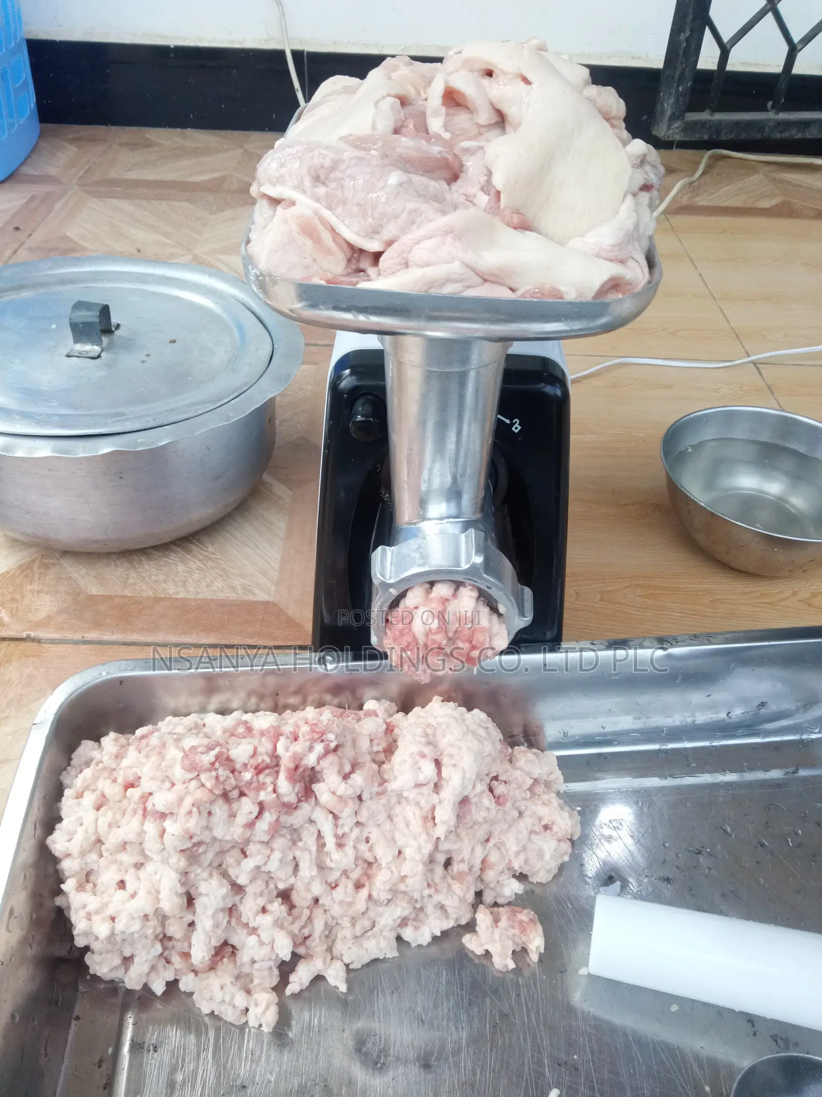 Jipatie Nyama Iliyosagwa Ya Nguruwe Kilo 1 TSHS 20,000/= Mabwe Pande