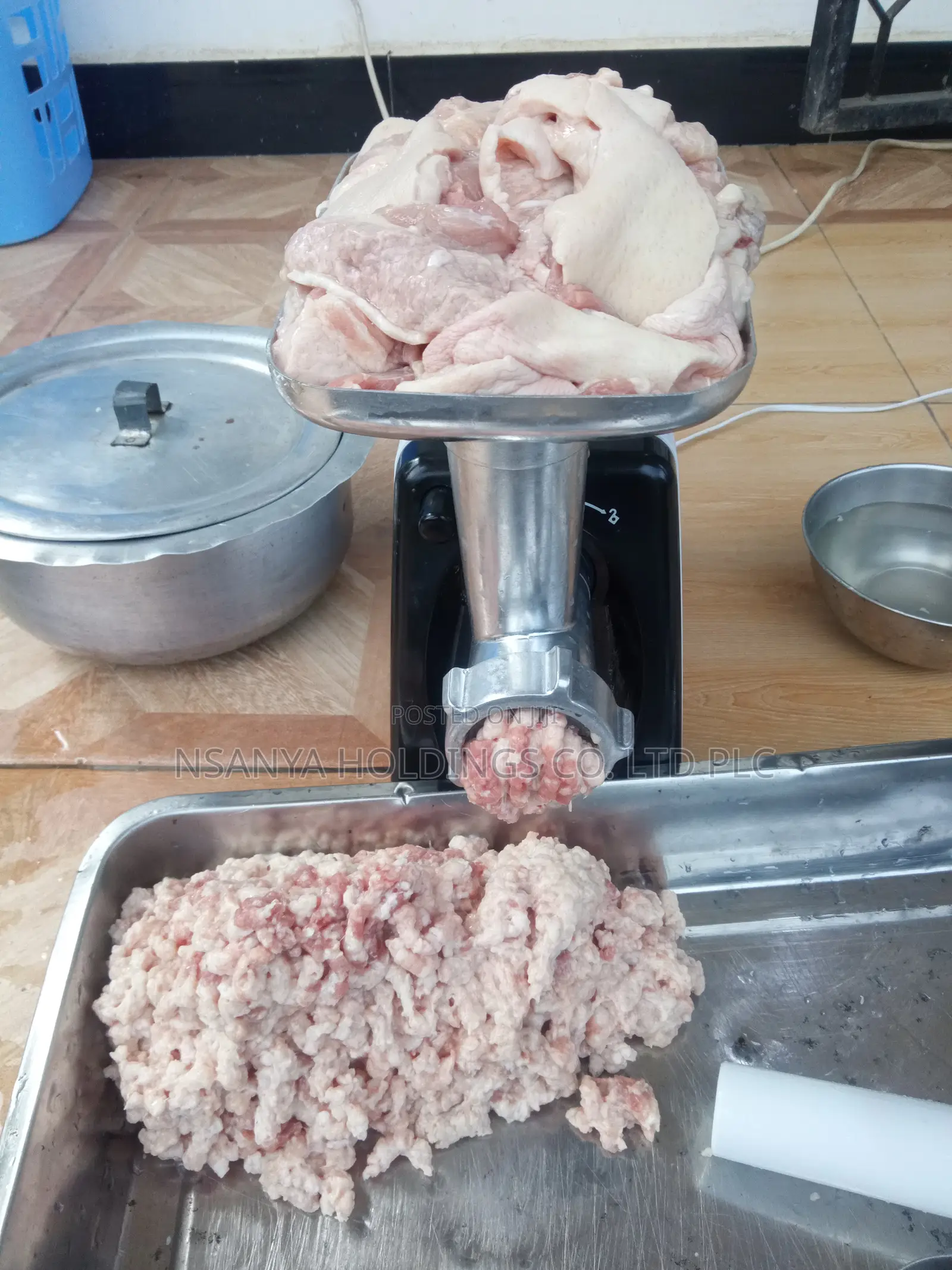 Jipatie Nyama Iliyosagwa Ya Nguruwe Kilo 1 TSHS 20,000/= Mabwe Pande