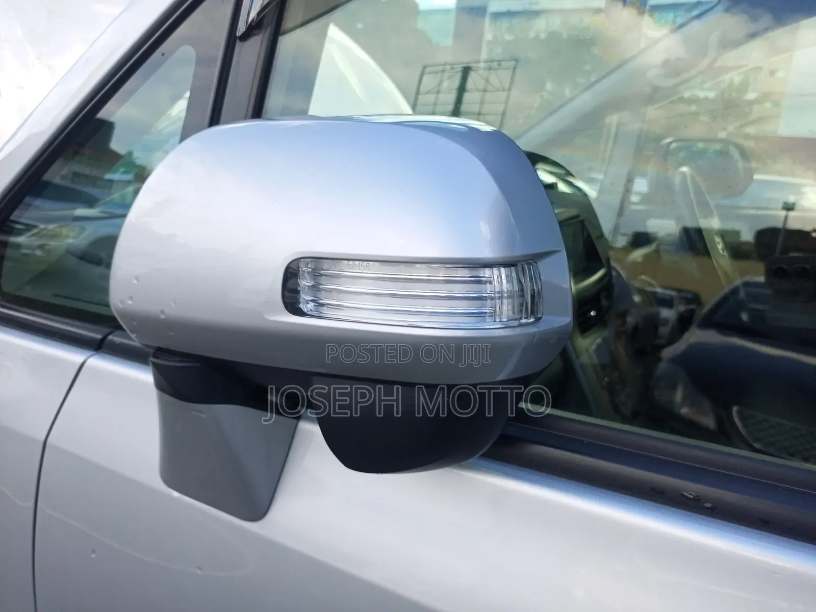 Toyota Noah 2.0 143hp AWD (7 Seater) 2009 Silver