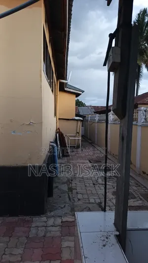 Furnished 12bdrm House in Mecco for sale
