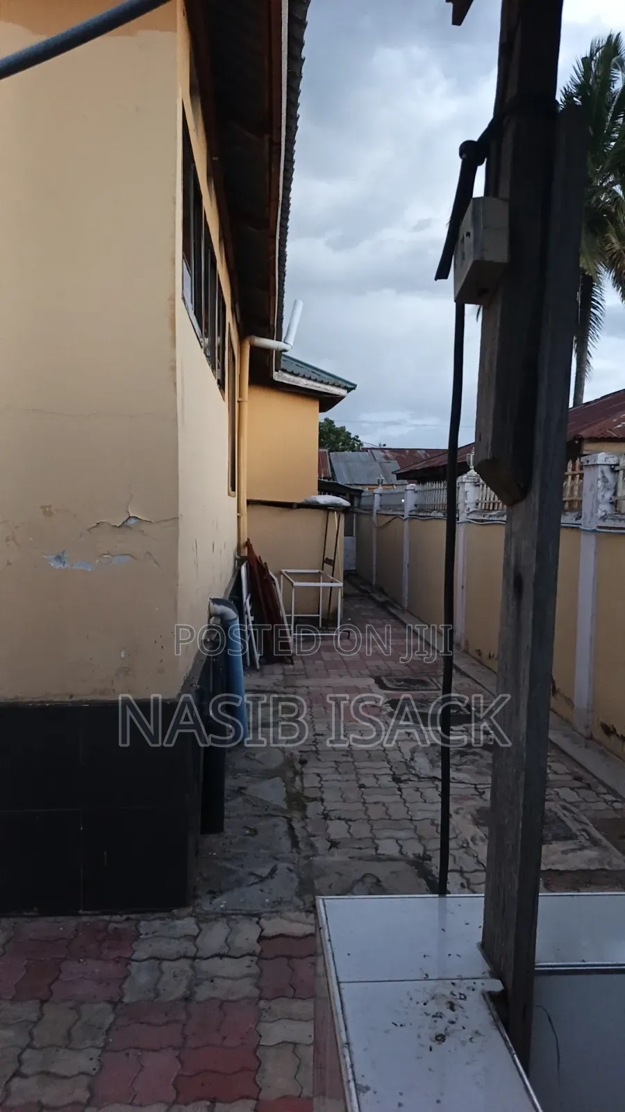 Furnished 12bdrm House in Mecco for sale