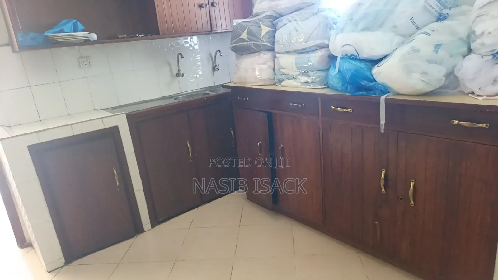 Furnished 16bdrm House in Isamilo for sale