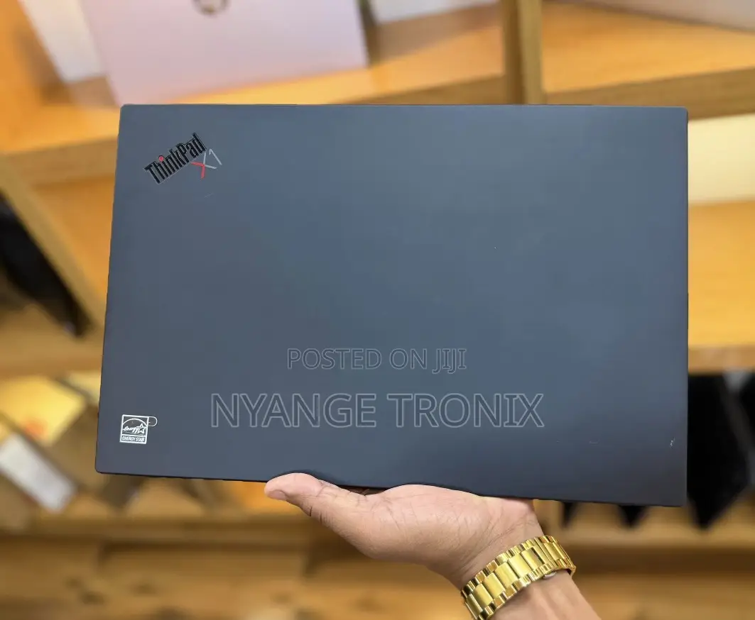 Laptop Lenovo ThinkPad X1 Yoga Gen 8 16GB Intel Core i7 SSD 512GB