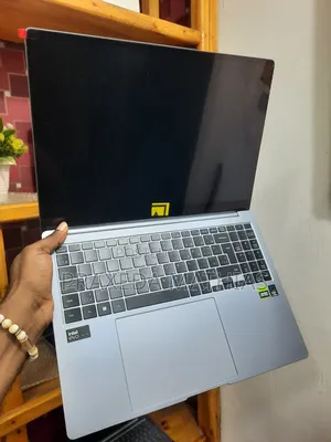 Laptop Samsung Galaxy Book4 Ultra 32GB Intel Core Ultra 7 SSD 1T