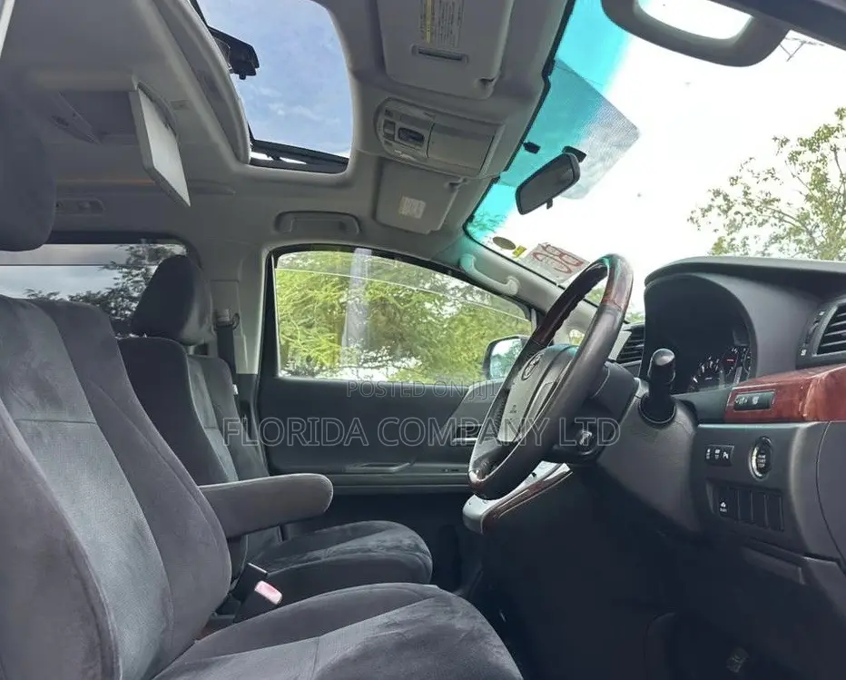 Toyota Alphard 2010 White
