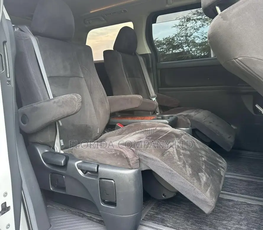 Toyota Alphard 2010 White