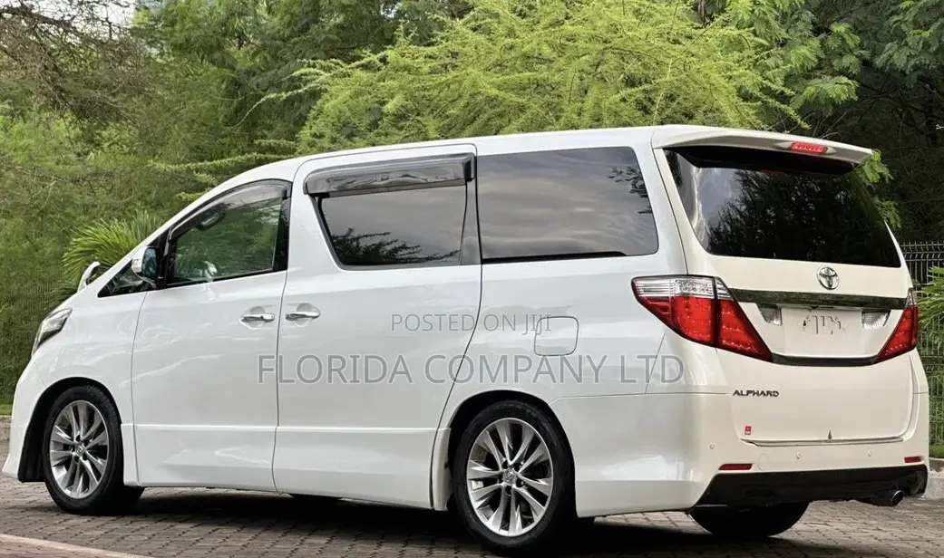 Toyota Alphard 2010 White