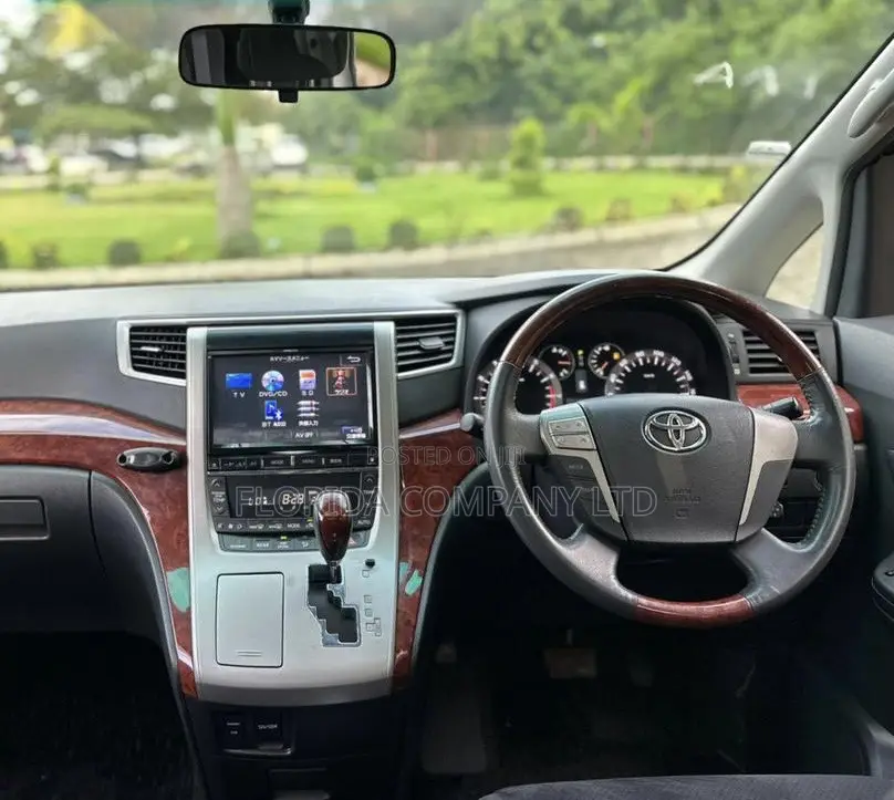 Toyota Alphard 2010 White