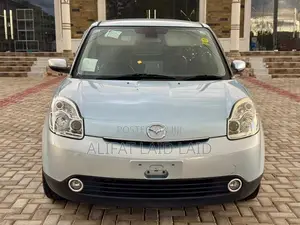 Mazda Verisa 2010 Silver