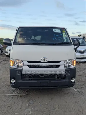 Toyota HiAce 2016 White