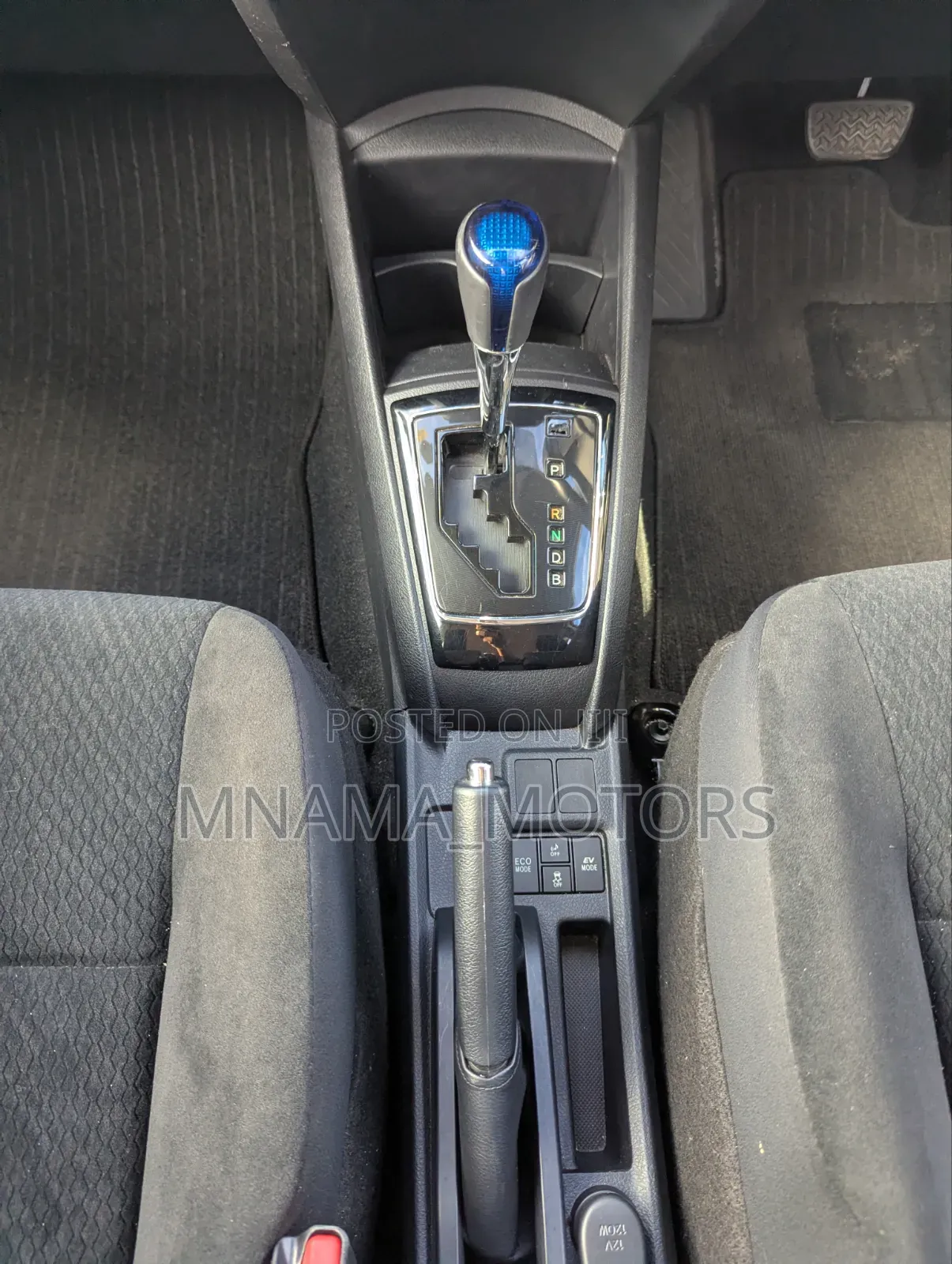 Toyota Axio 1.5 Hybrid G 2WD 2016 Silver