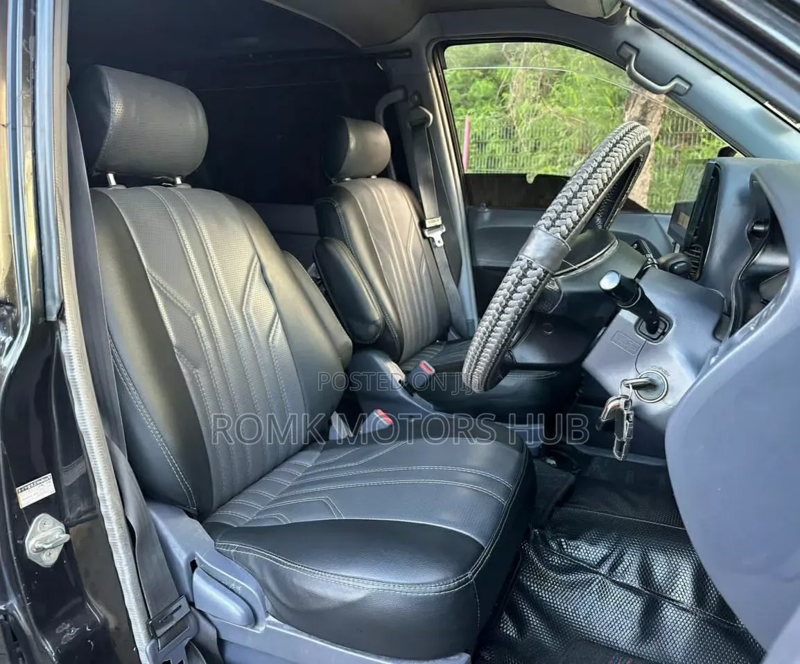 Toyota Noah 2001 Black
