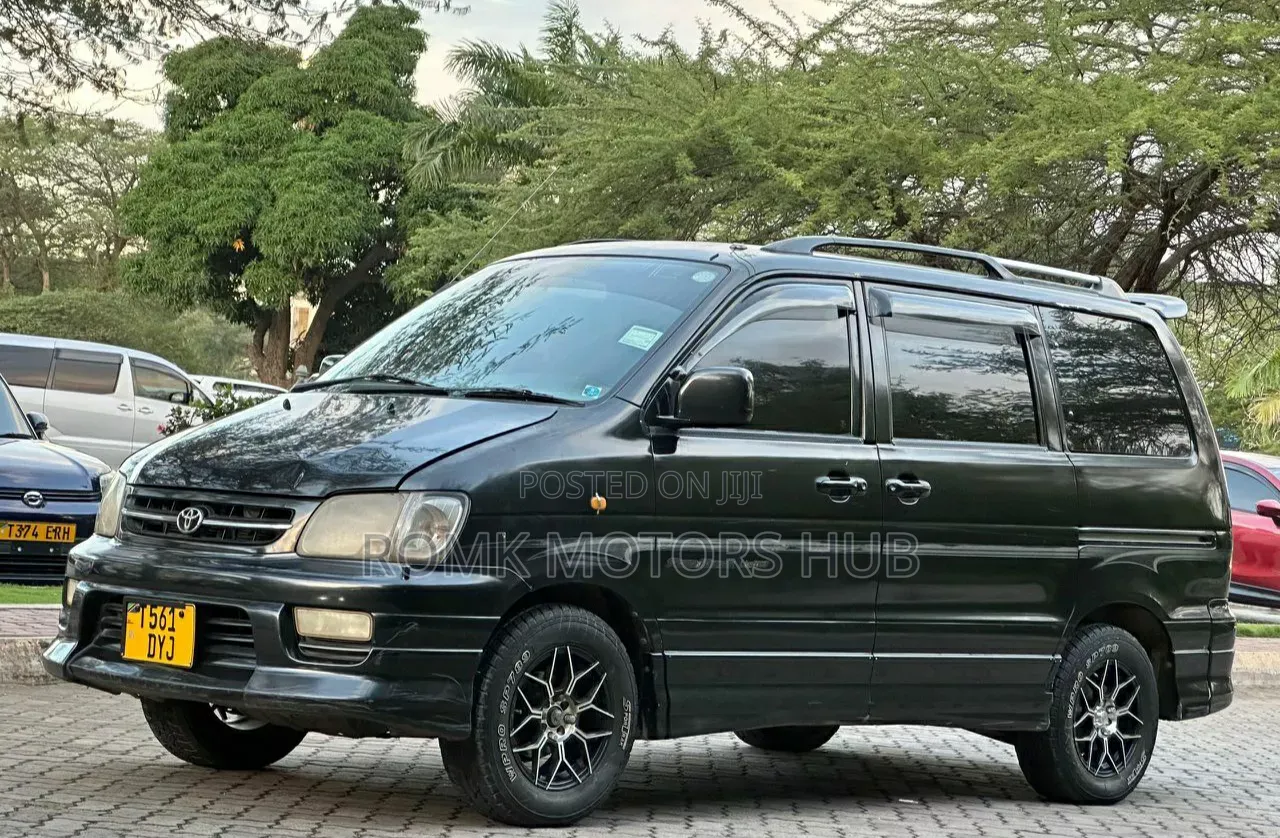 Toyota Noah 2001 Black