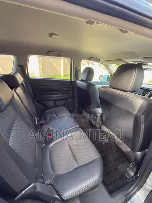 Mitsubishi Outlander 2.0 PHEV AWD 2013 Gray