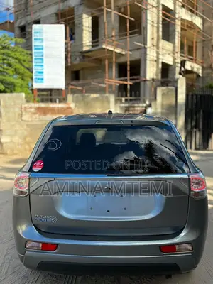 Mitsubishi Outlander 2.0 PHEV AWD 2013 Gray