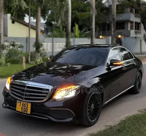 Mercedes-Benz E200 2016 Black