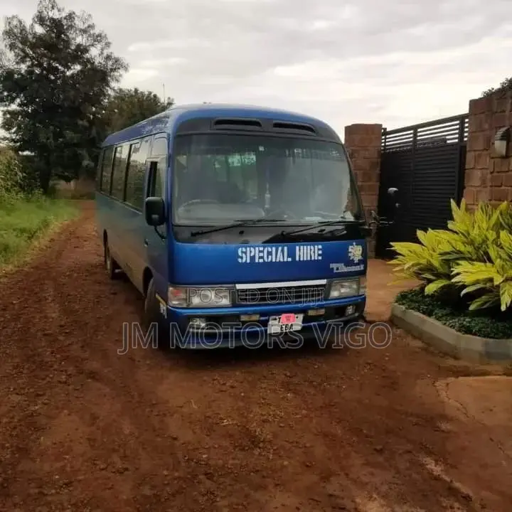 Toyota Coaster 2000 Blue