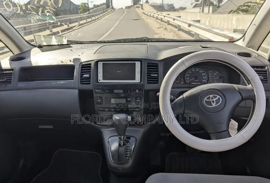 Toyota Corolla Spacio 2003 Silver