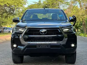 Toyota Hilux 2023 Black