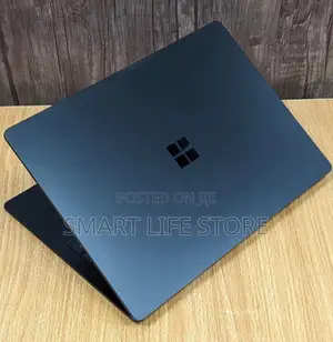 New Laptop Microsoft Surface Laptop 2 8GB Intel Core i7 SSD 256GB