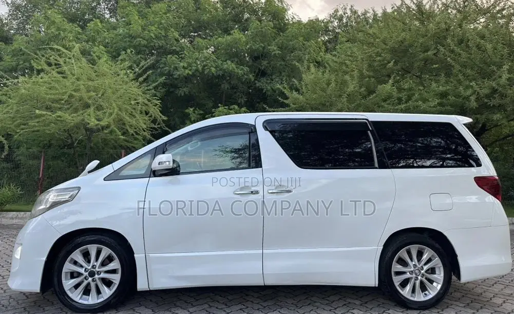 Toyota Alphard 2009 White